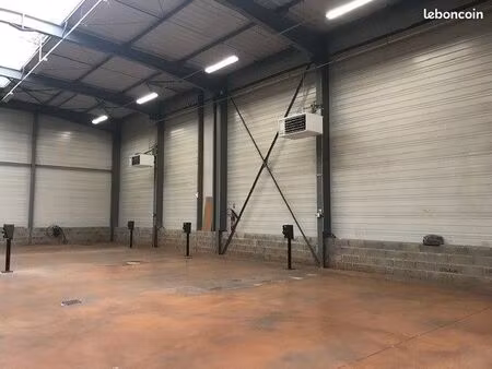 local industriel 1 100 m²