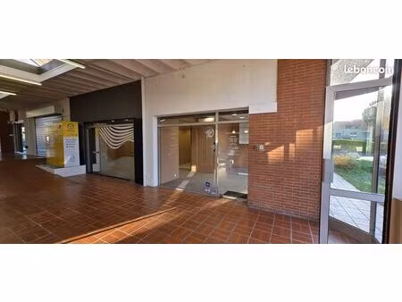 local commercial 71 m² labège