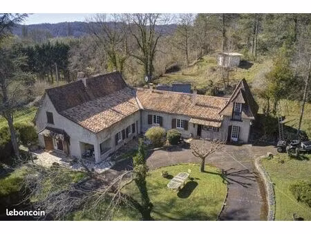 propriété 11 pièces 276 m²