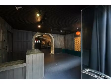 loue beau local commercial secteur arbois