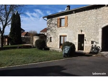 ancienne ferme en pierres restaurée 177m2