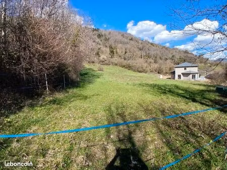 terrain 4000m2 dont 1950m2 constructible
