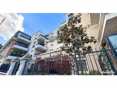 3 pieces avec balcon