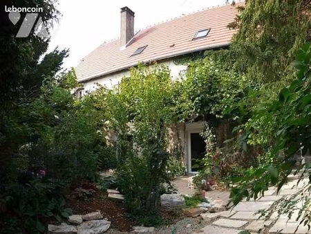 maison 13 pièces 369 m²