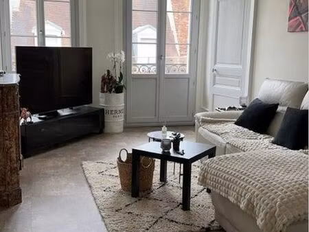 t2 totalement rénové - hypercentre lons