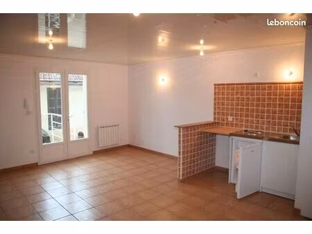 t2 à louer centre montpon