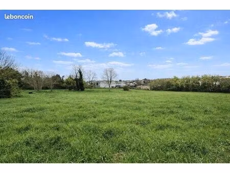 terrain constructible de 9155 m2 à blaye