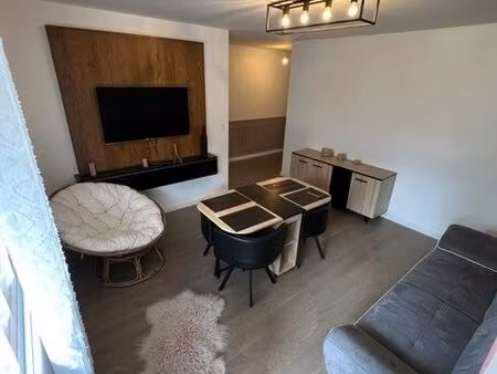 t2 rénové 52m2 vendu loué parking cave centre ville