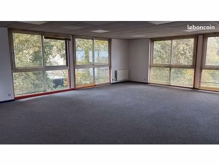 bureaux quimper idealement situes