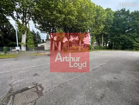 local commercial 1050 m² agen