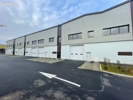 local d'activité 385 m²