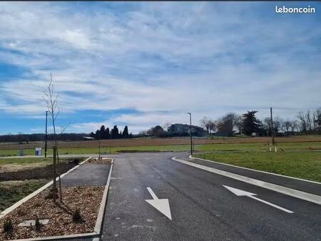 terrain 721 m² eaunes