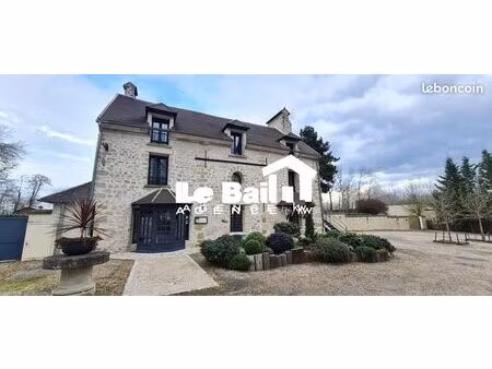 local commercial 700 m²