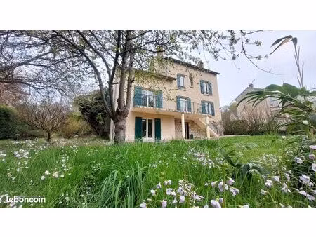 maison 8 pièces 254 m²