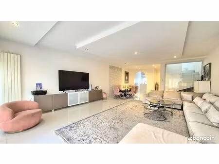 maison 8 pièces 180 m²