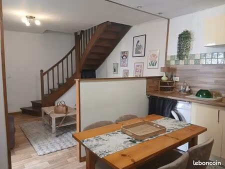 ? maison de ville meublée – 50 m² – 2 chambres – 600