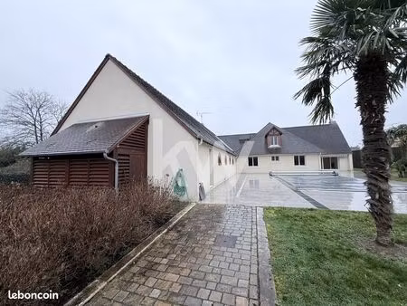 propriété 6 pièces 304 m²