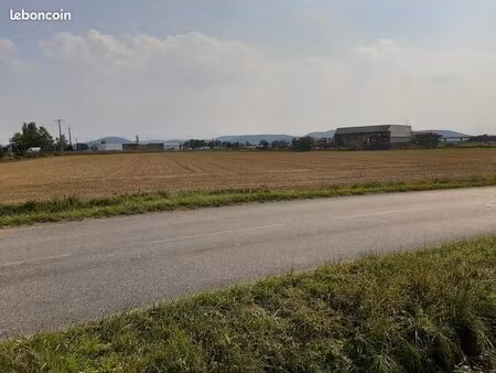 terrain constructible vitrine en bordure de l’a64 en zone industrielle