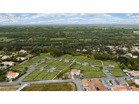 terrain 597 m² drain