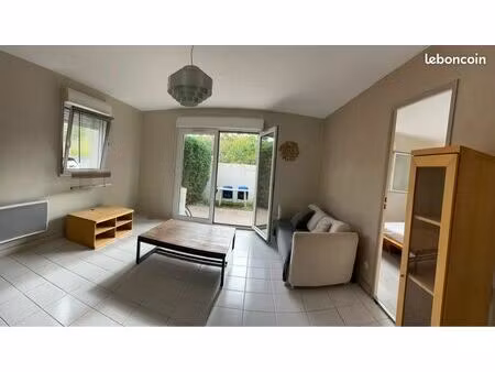 loue t2 meublé jardin parking