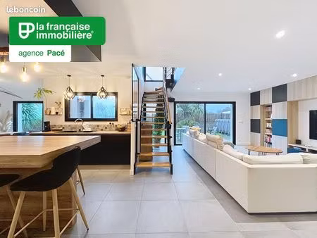 maison 8 pièces 232 m²