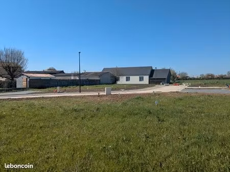 nouvelles parcelles viabilisées à vendre dans un quartier tranquille