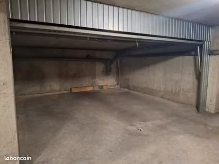 parking 24 m² bordeaux