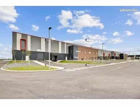 local d'activité 3 925 m²