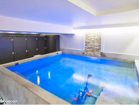 local 537 m² louvres