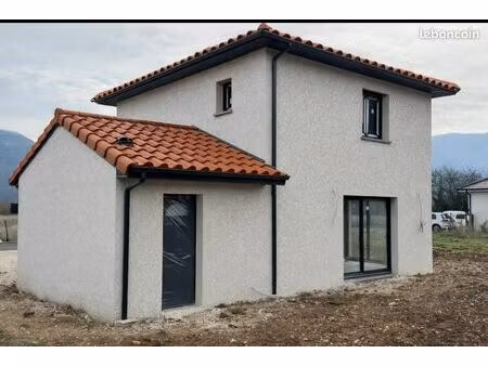 maison 4 pièces 85 m²