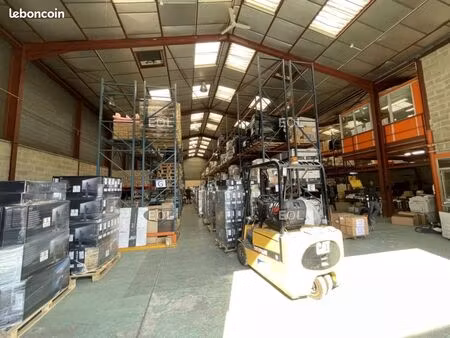 local d'activité 1 391 m²