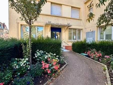 local commercial 182 m² laxou