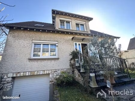 maison 9 pièces 190 m²