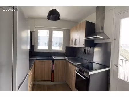 t4 duplex meublé centre quimperlé avec balcon & cour privée – disponible 1er mai