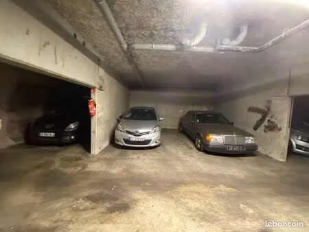 place de parking à louer