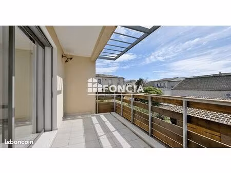 rare sur le marche dernier etage avec terrasse