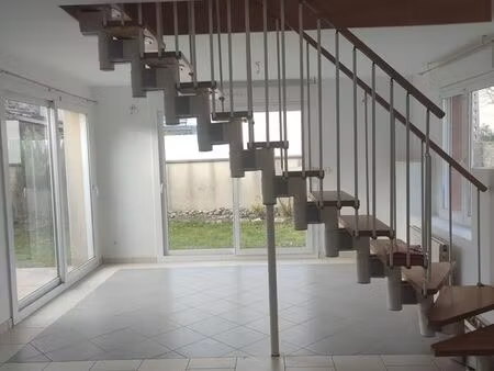 maison f4 agréable  bel emplacement