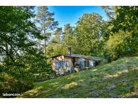 maison trois pièces dans site exceptionnel