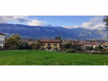 terrain 760m² viabilisé au versoud