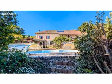 maison 6 pièces 136 m²
