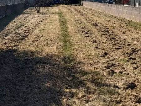 maison avec terrain constructible 789m2- fort potentiel- tignieu