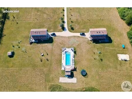 maison 10 pièces 270 m²