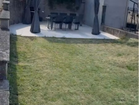 maison semi-indépendante