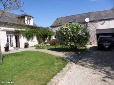 ensemble en pierre : longère 150m² + maison 85m² + dépendances