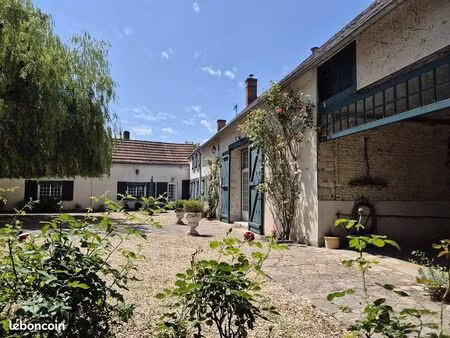 maison 11 pièces 330 m²