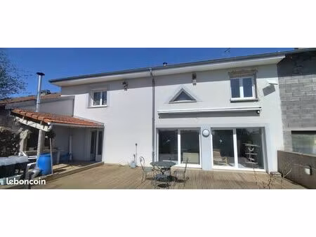 maison 6 pièces 163 m²