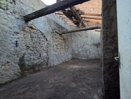 maisonnette 30 m2 a rénover entièrement