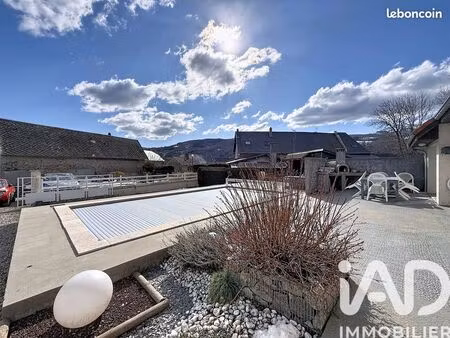 propriété 3 pièces 84 m²