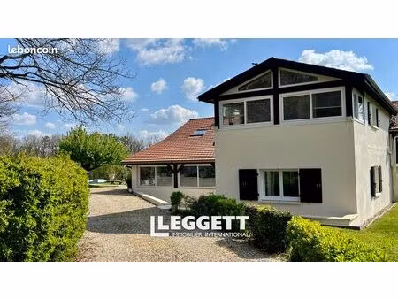 maison 5 pièces 240 m²