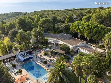 villa 5 pièces 420 m²